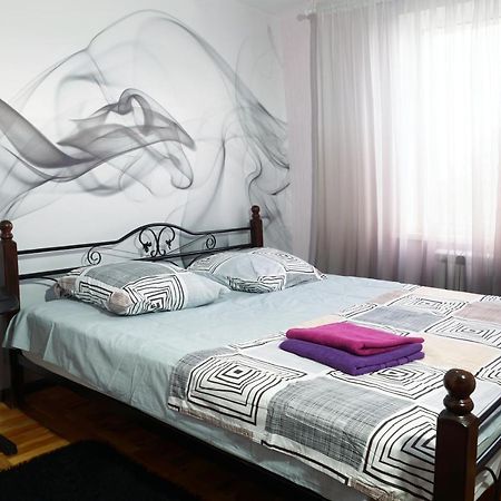 2 Rooms Semi-Luxury Apt On 39-H Nezalezhnoi Ukrаiny Street Next To The City Council Zaporizhia Exterior foto